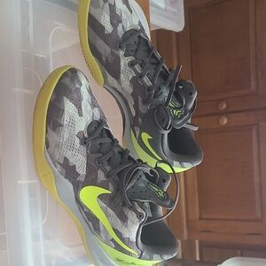 Nike Kobe 8 System Gray Camo Volt Size 8